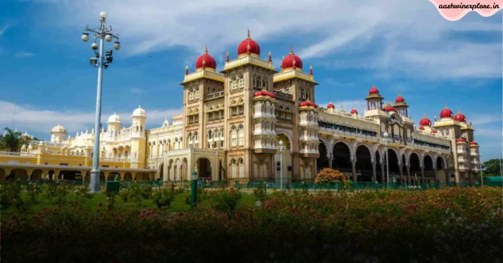 भारत की 5 बेस्ट हनीमून डेस्टिनेशन: विदेशी लोकेशन्स को टक्कर देने वाली जगहें! 1 हनीमून डेस्टिनेशन